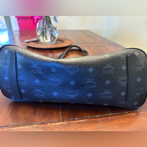 MCM Liz Small Visetos Tote Bag - Picture 5 of 10